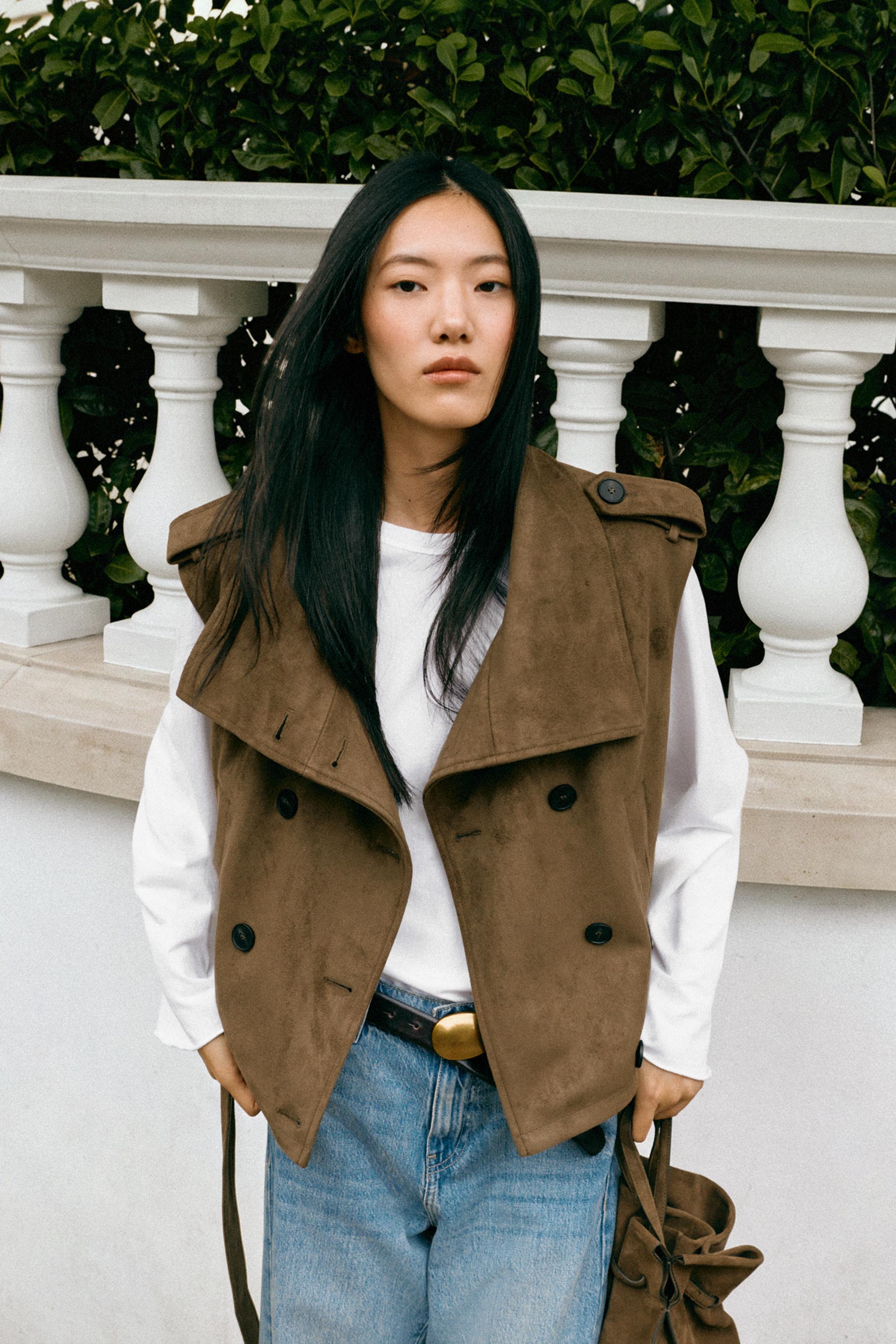 GILET AVEC CEINTURE EFFET DAIM